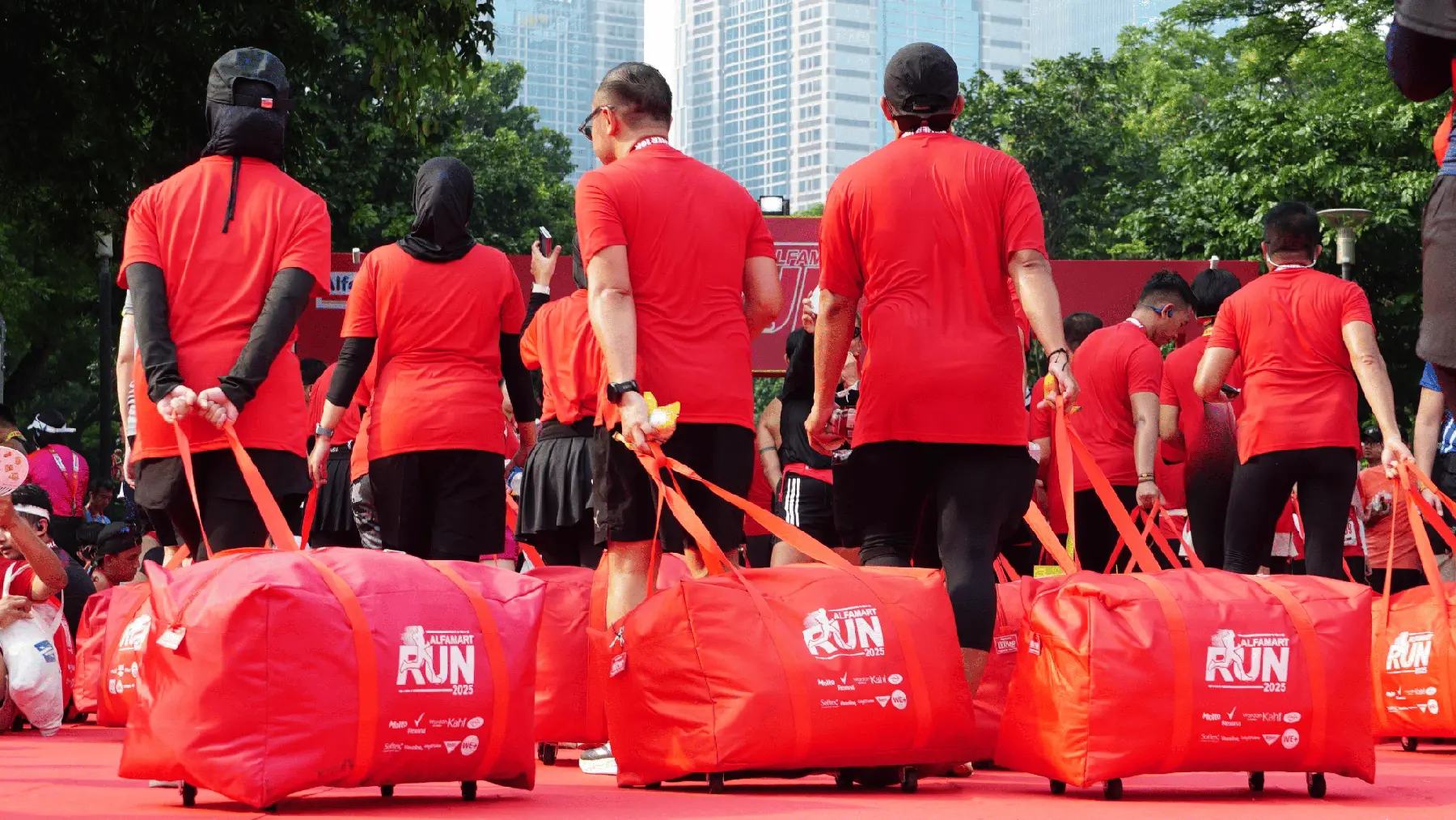 Alfamart Run 2025 Raih Rekor MURI, Goodie Bag 40 Kg Jadi Incaran Peserta