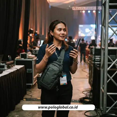 Sling bag untuk koordinator lapangan saat acara berlangsung